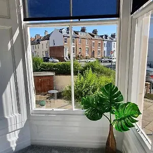 House Retreat Apartment
